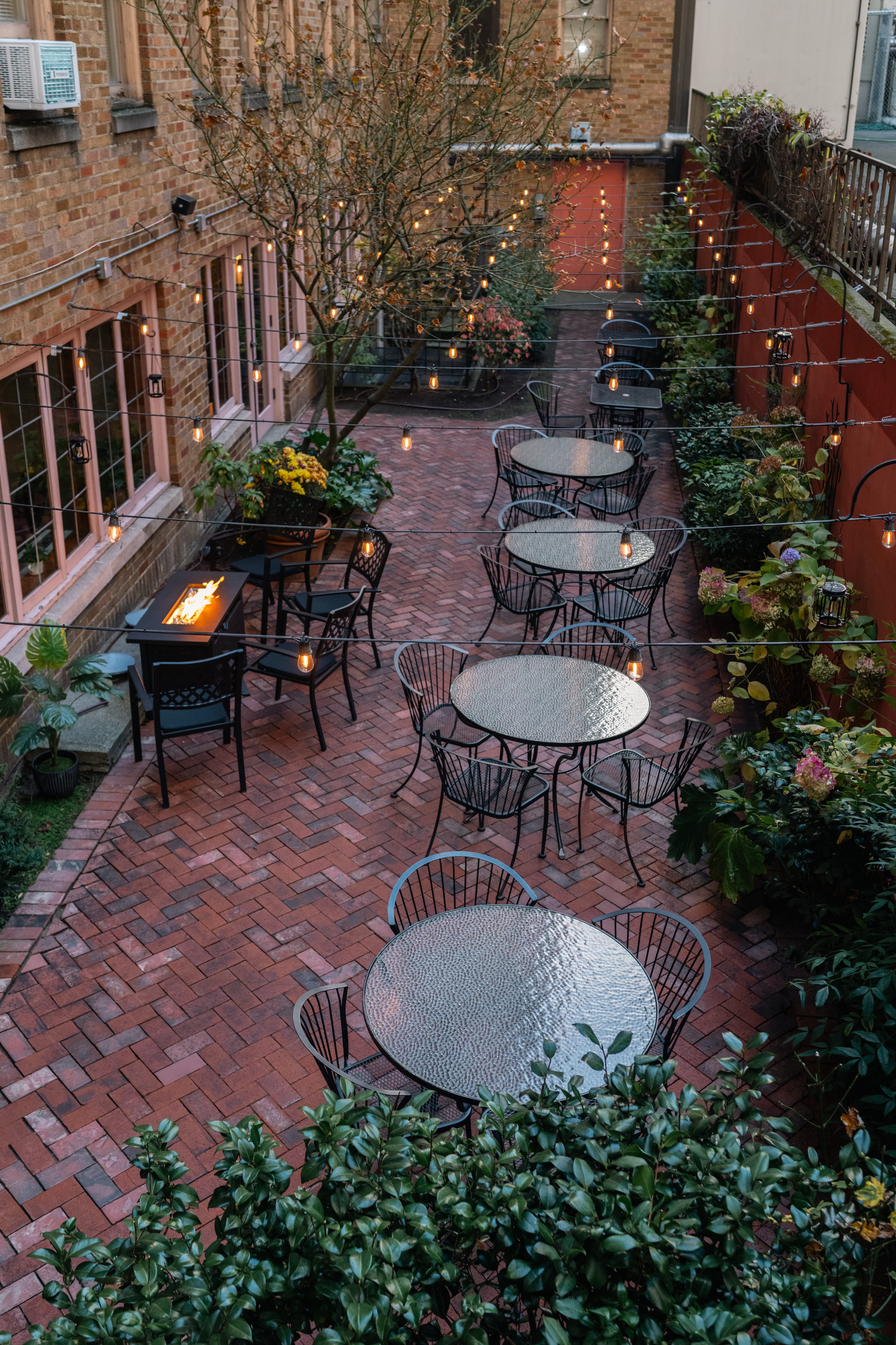 outdoor_courtyard